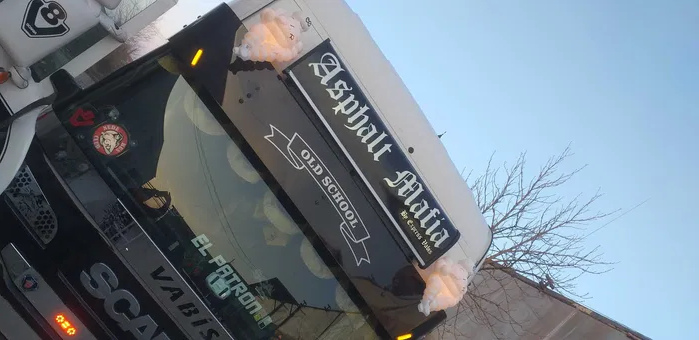 Casetă luminoasă pe camion, iluminare LED
